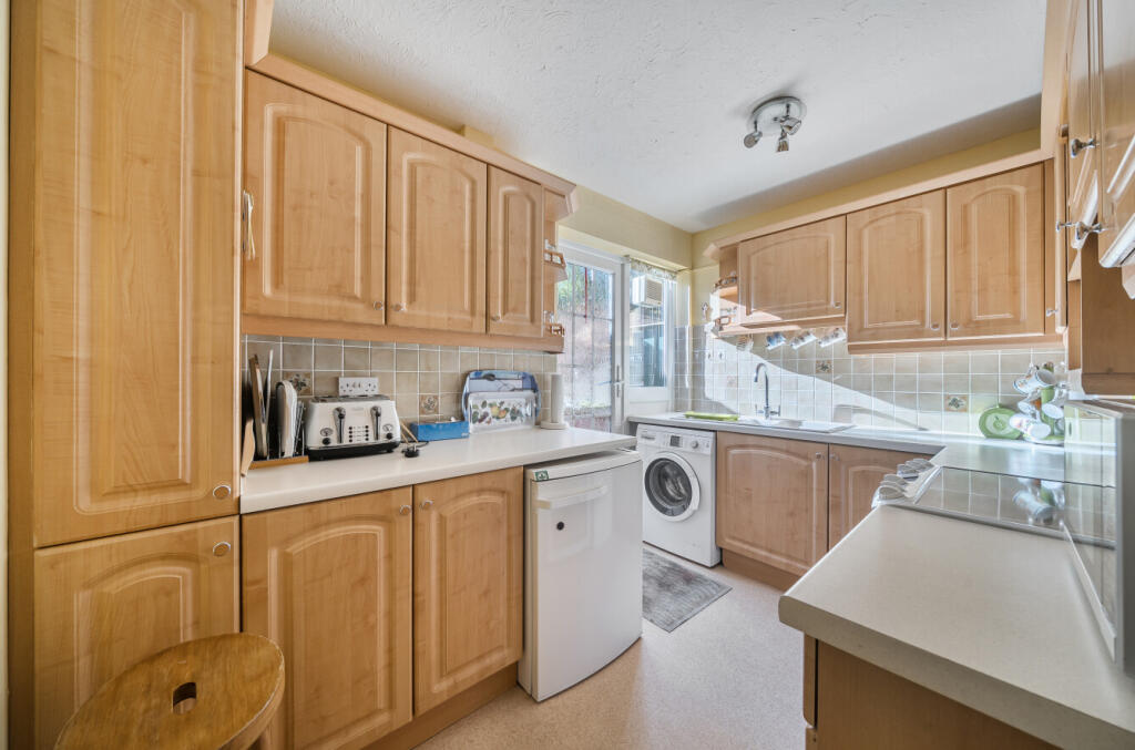 1346882-7-68c4048...