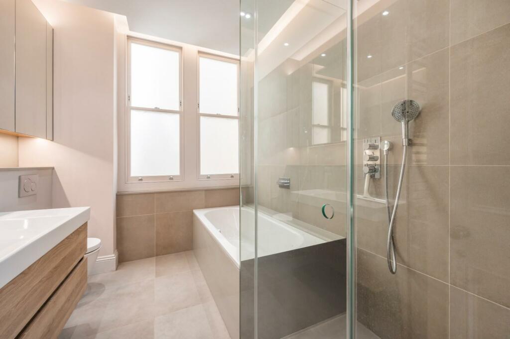 bathroom (1).jpg