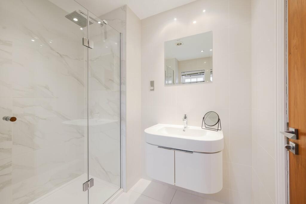 Bedroom 3 Ensuite
