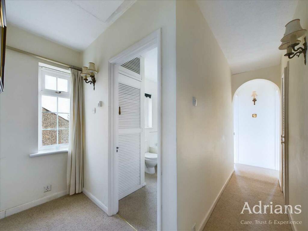 FIRST FLOOR LANDING