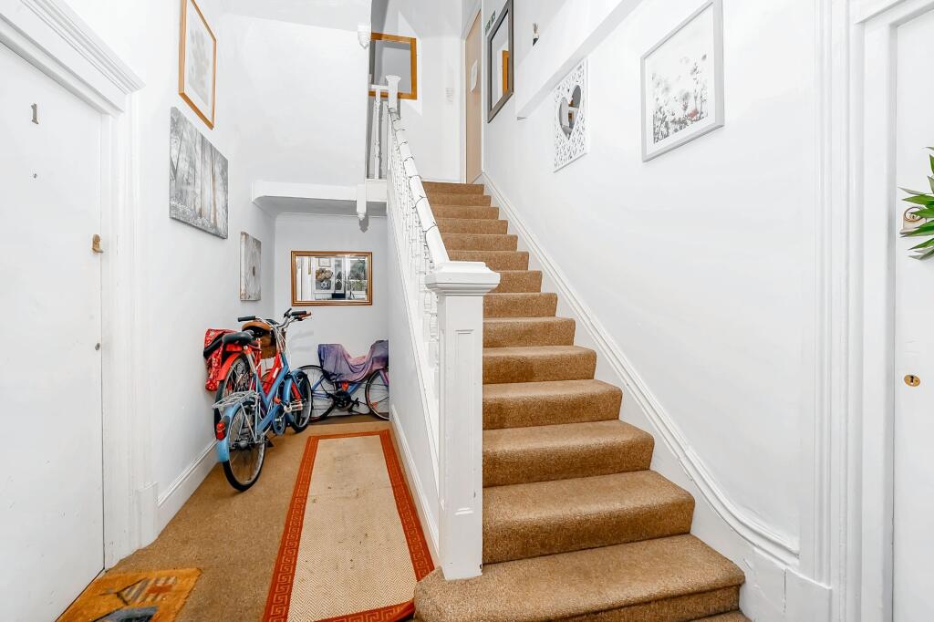 Flat 3 Mayfair Court, 9 St. Andrews Road, Southsea PO5 1EP