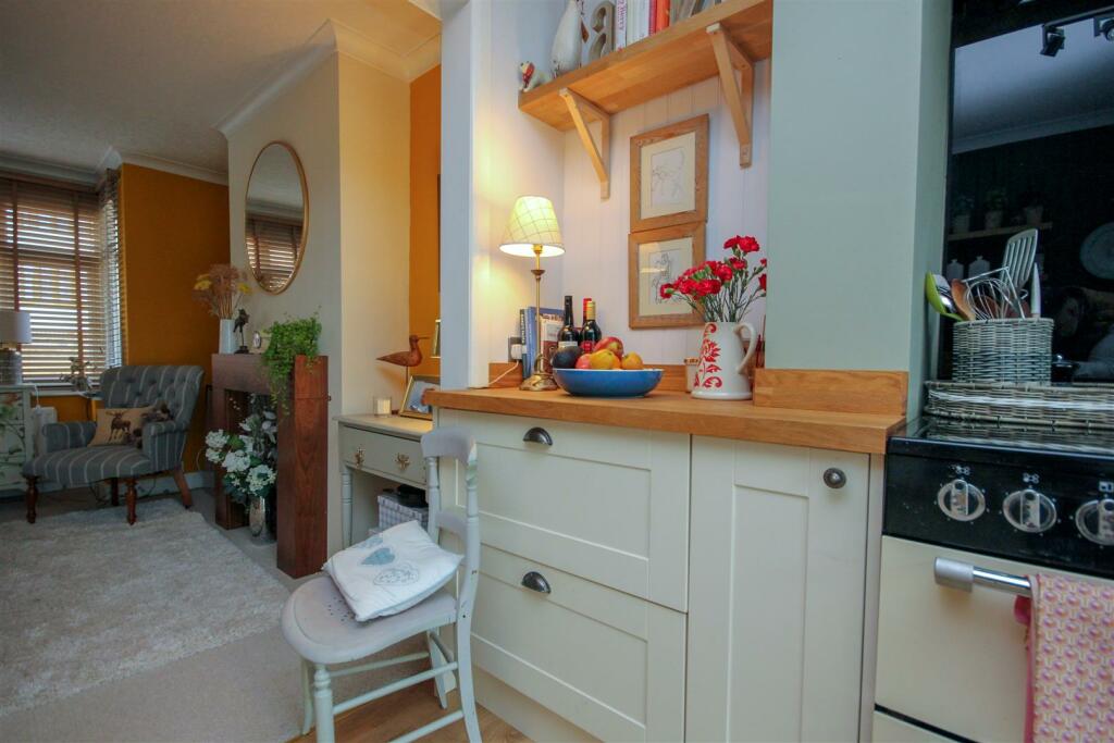 Kitchen Lounge.jpg