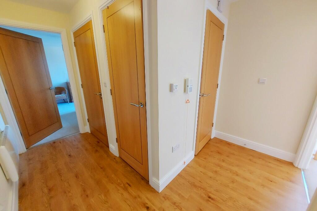 Airy Entrance Hall 