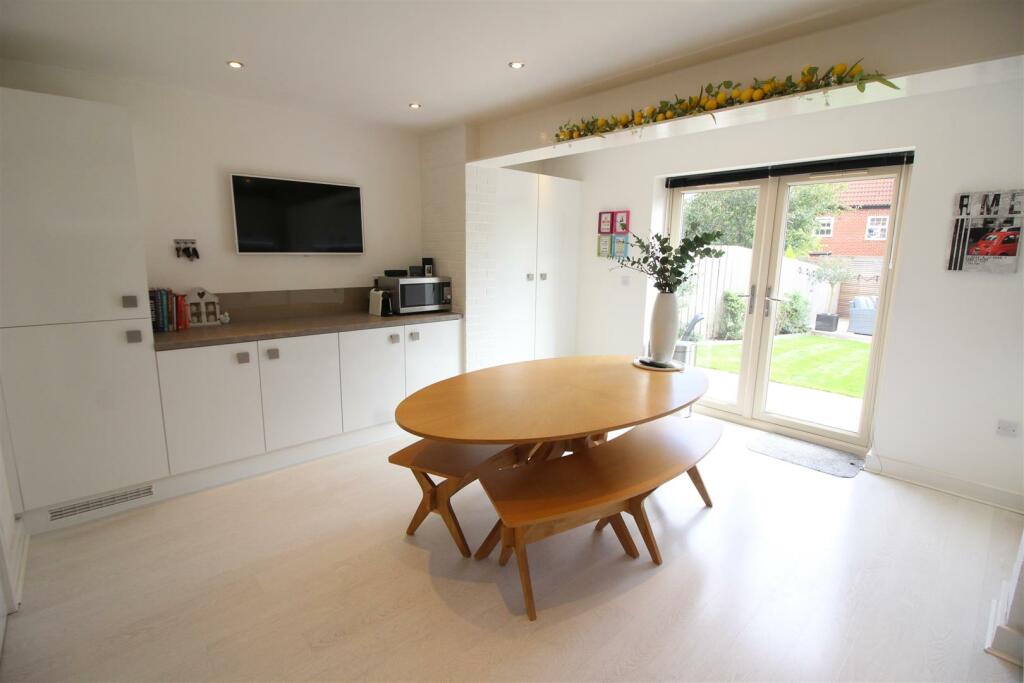 Kitchen/Dining Room