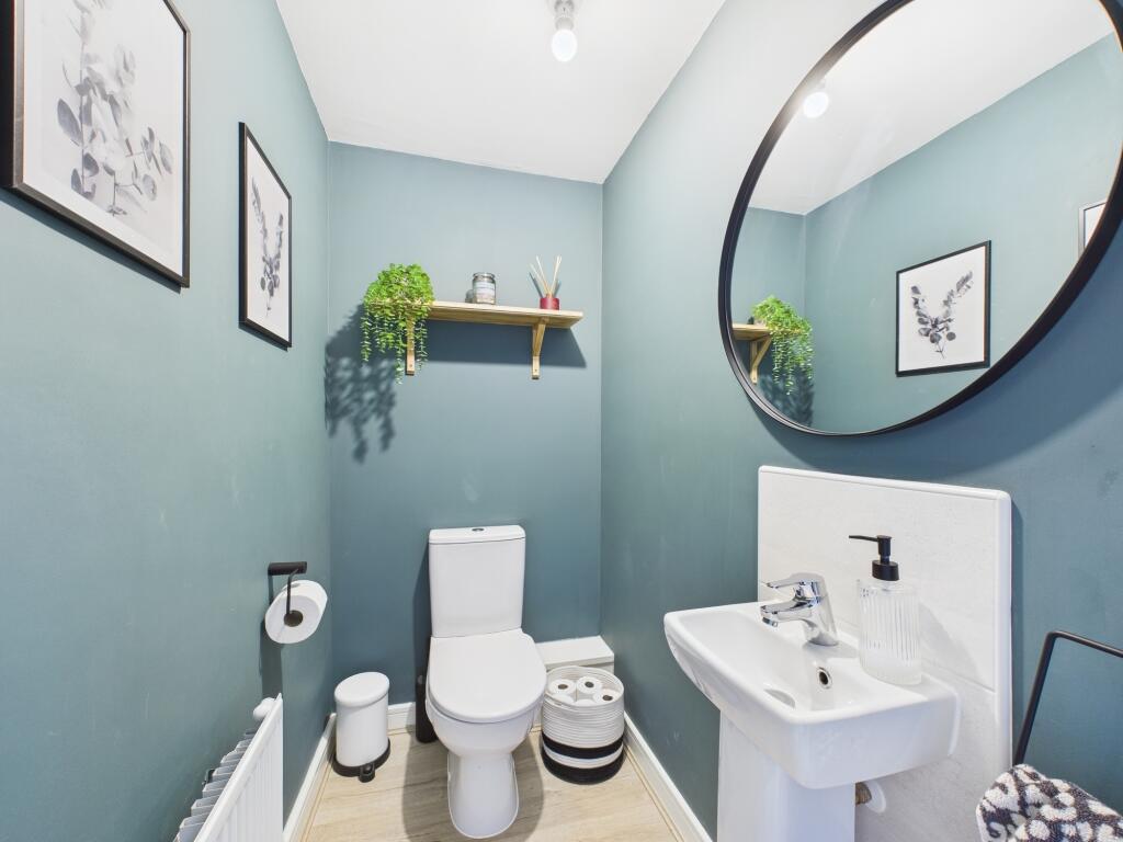 Cloakroom/WC