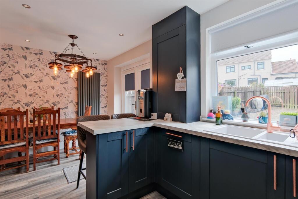 021-34 St Nicholas Road Lanark ML11 7AX.jpg