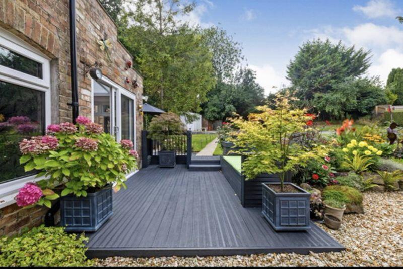 Decking to rear garden