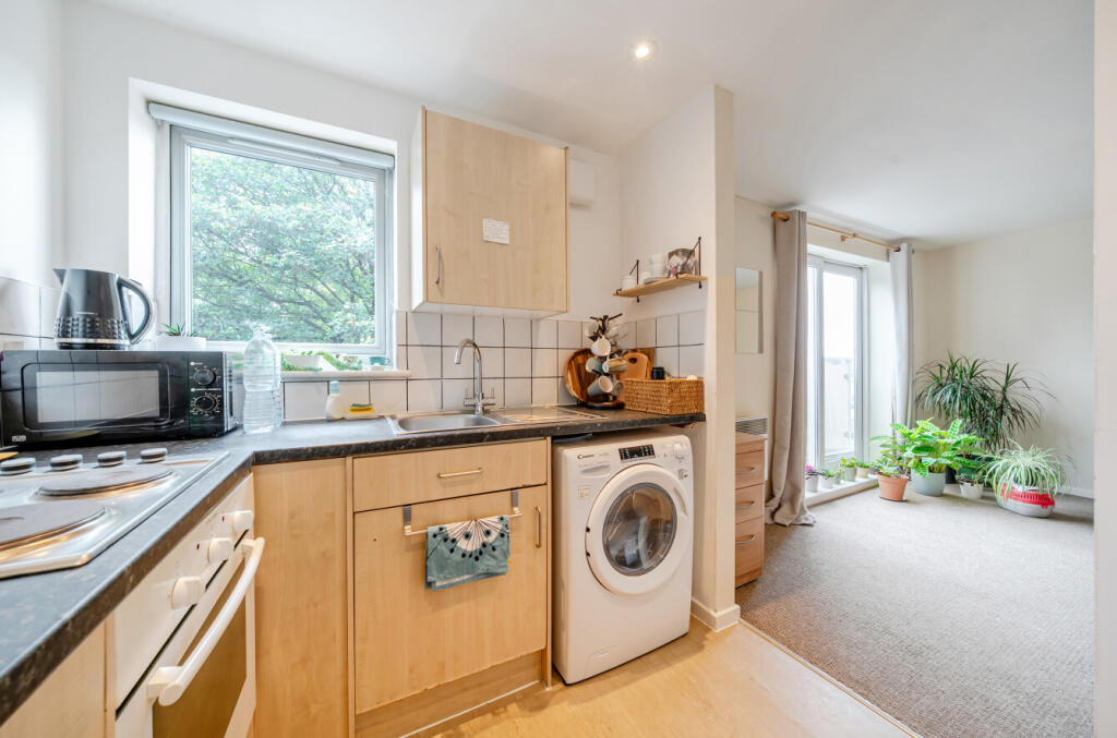 1361837-9-68e3ab1...