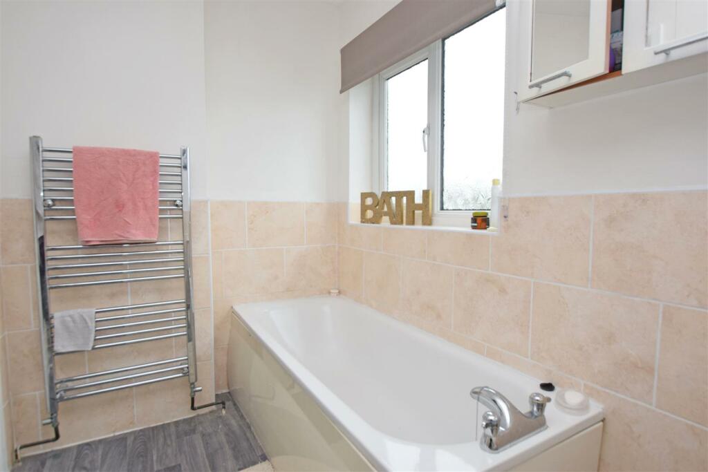 Bathroom v2.JPG