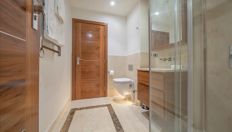 Bathrom .jpg