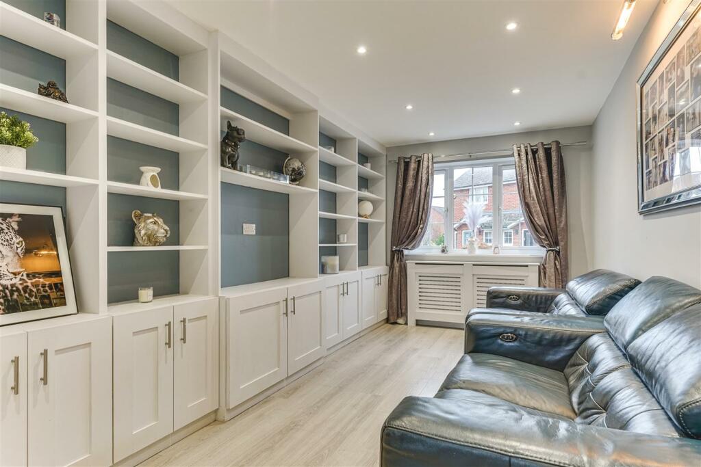 Harmonds Wood Close-21.jpg