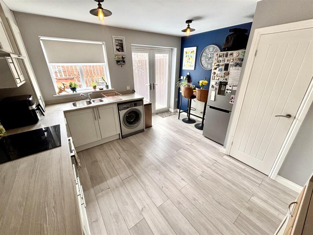 Open Plan Kitchen and Dining Room