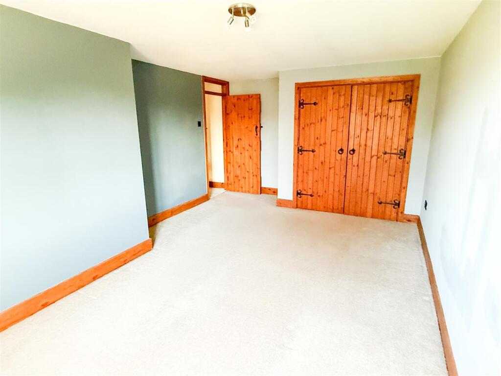 0104bedroomtwoalt.jpg