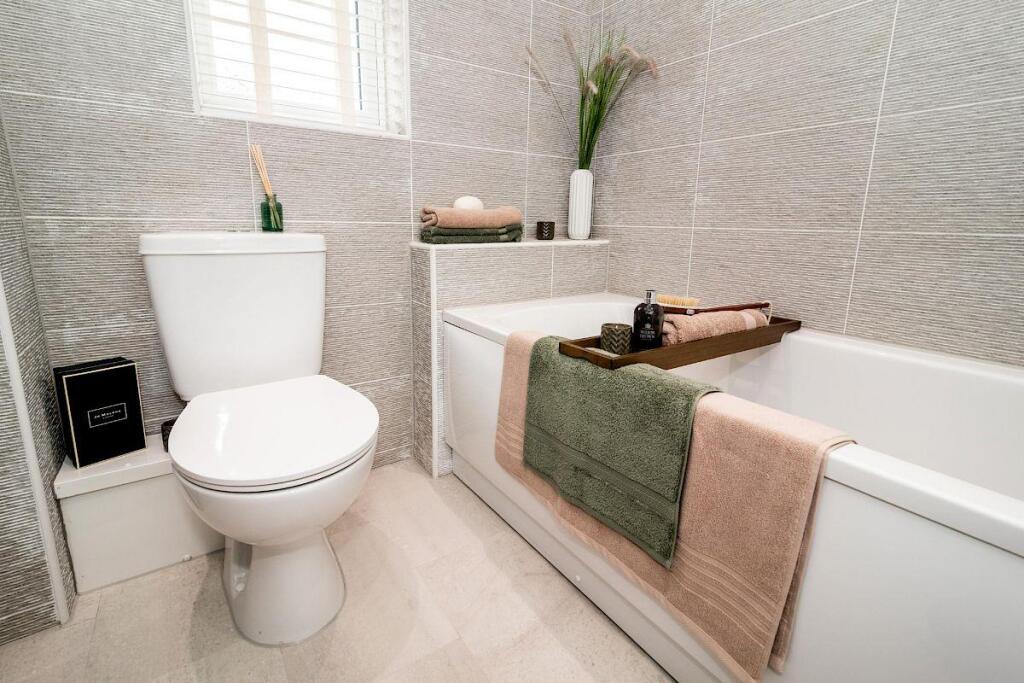 renmore_bathroom.jpg