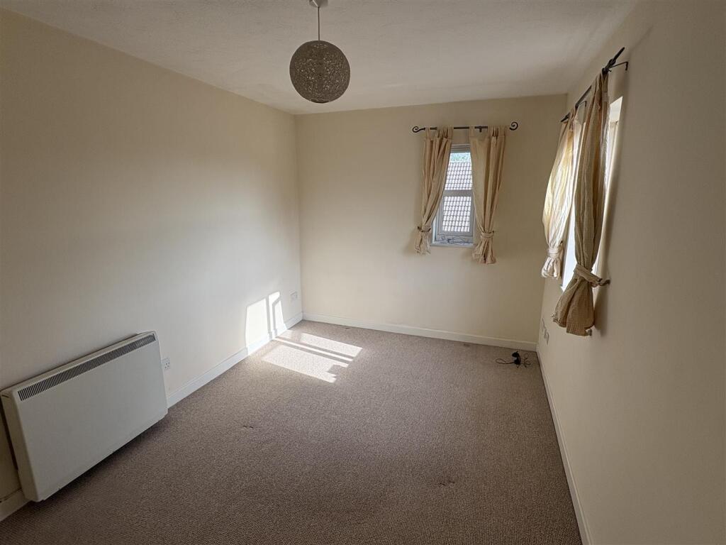 Bedroom1..jpg