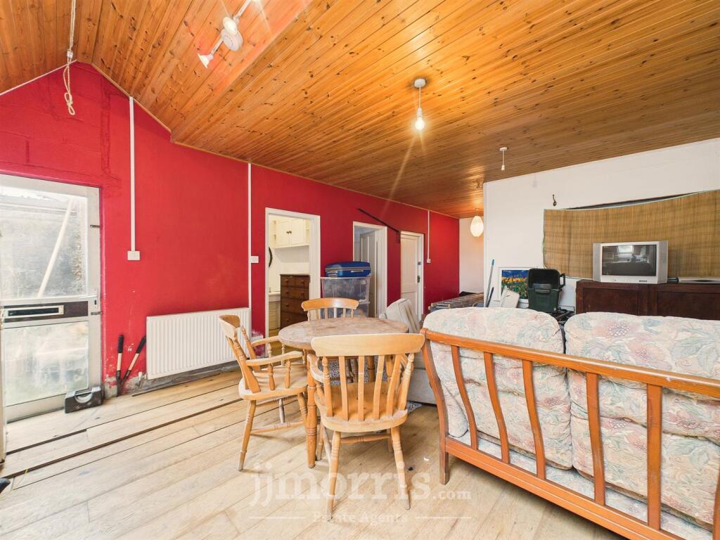 Living Room/Kithcen/Bedroom