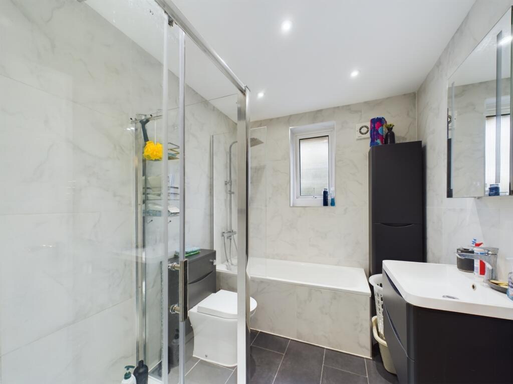 CAM03750G0-PR0029-STILL011