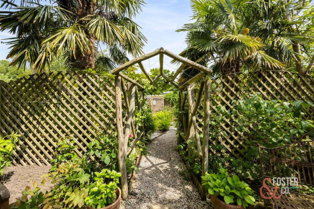 London Road, Berrylands Cottages, 3-018.JPG