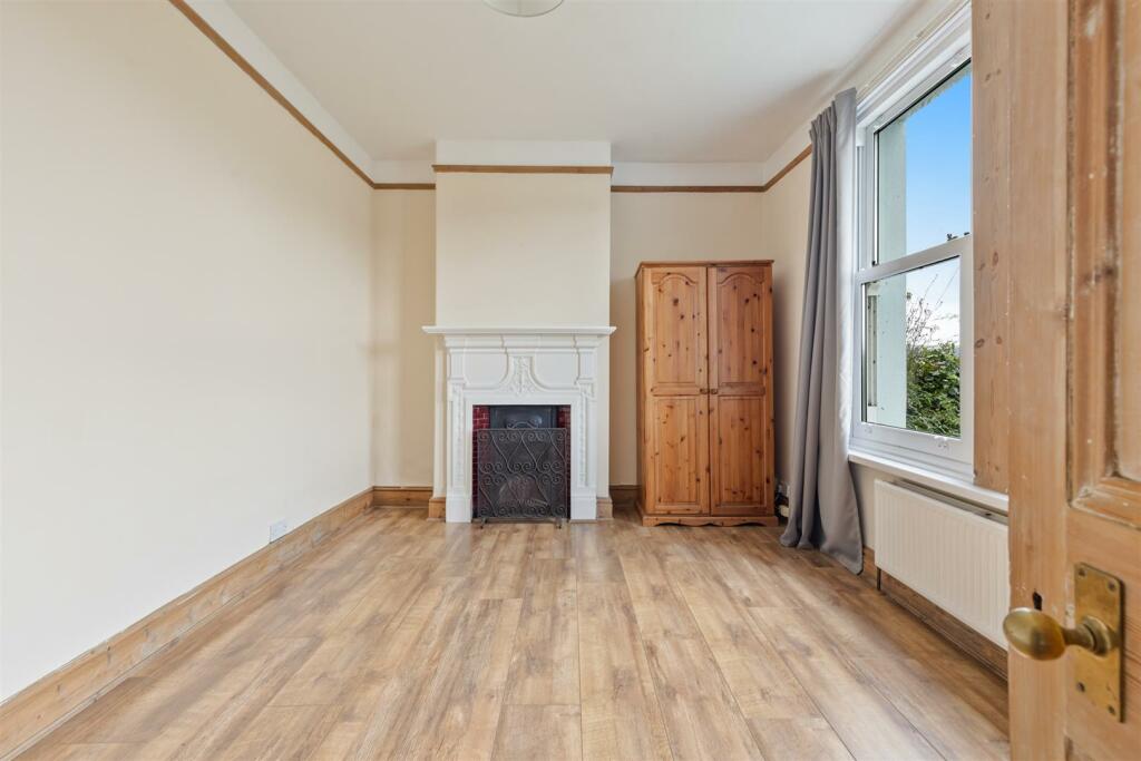 A02 - 64, Above Town Dartmouth - 240923.jpg