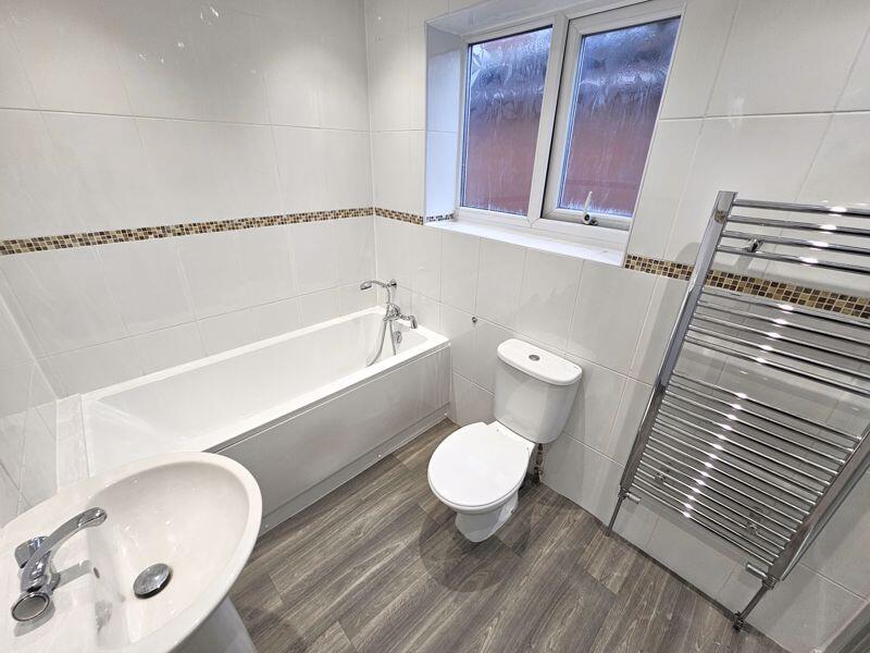 Bath/Shower Room