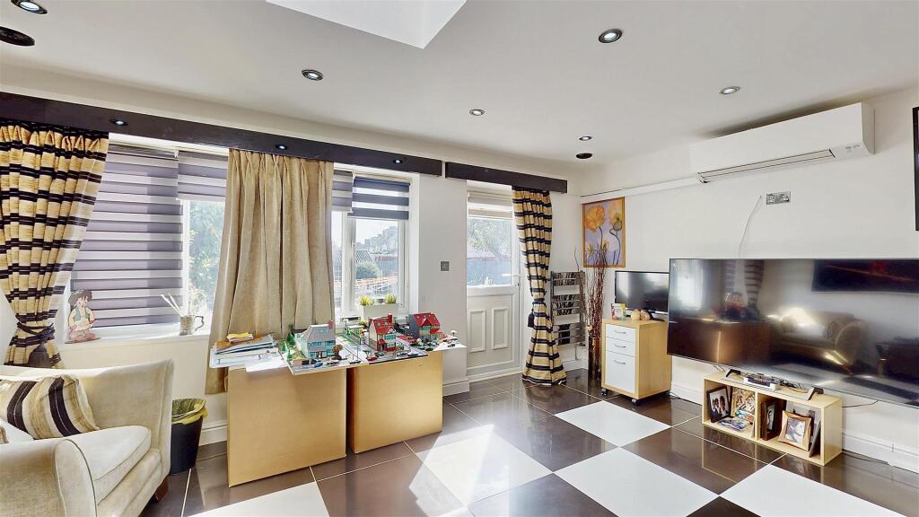 Woodland-09292025_171812.jpg