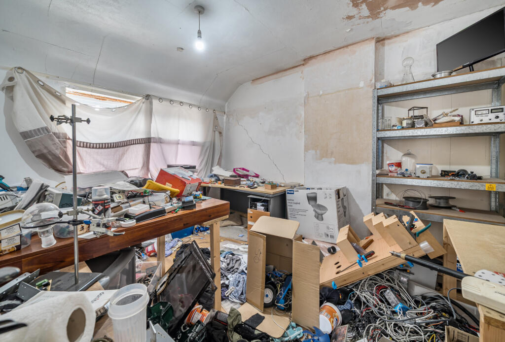 1374985-9-691324c...