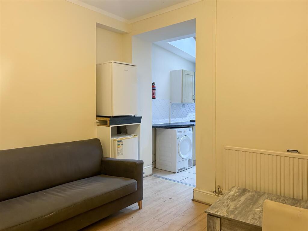 1765991163_0_06596ee3-4fe2-4ab0-9af4-26e02abd43a1_