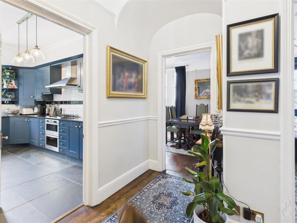 Entrance Hall 1.jpg