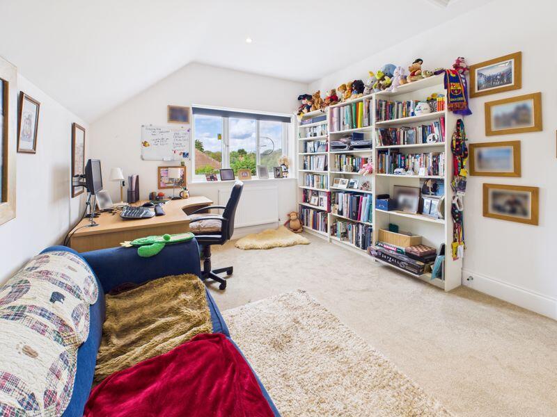 Bedroom/ office