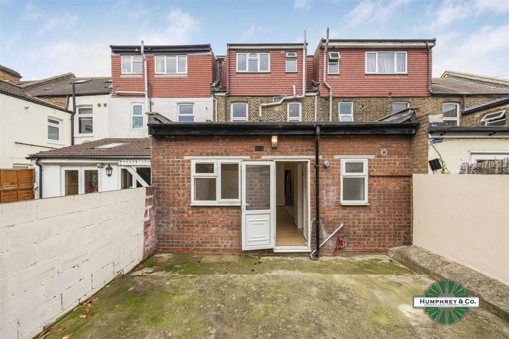 93    Grove Green Road -013.jpg