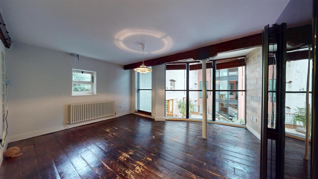 Living/Dinig Room
