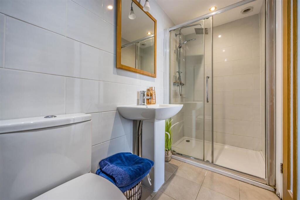 Anarue, Manor Road, Hayling Island-Small-PorticoMa