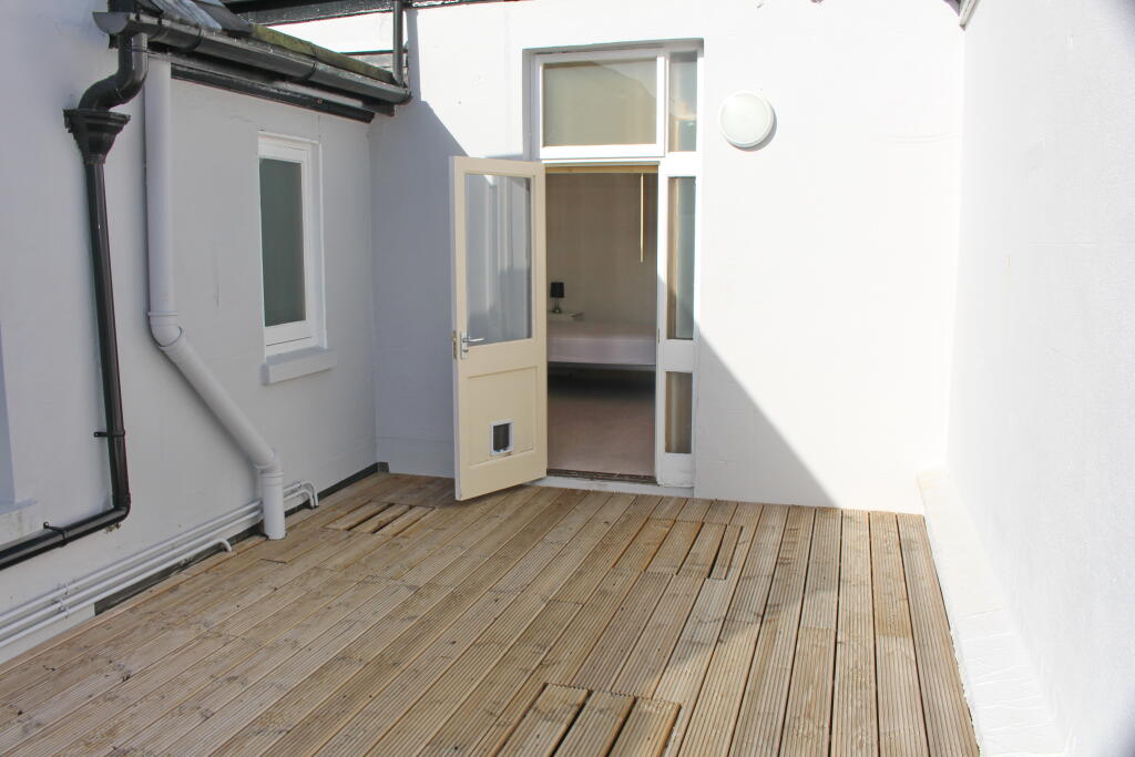 Flat 3 Terrace 2 T202511111023.jpg