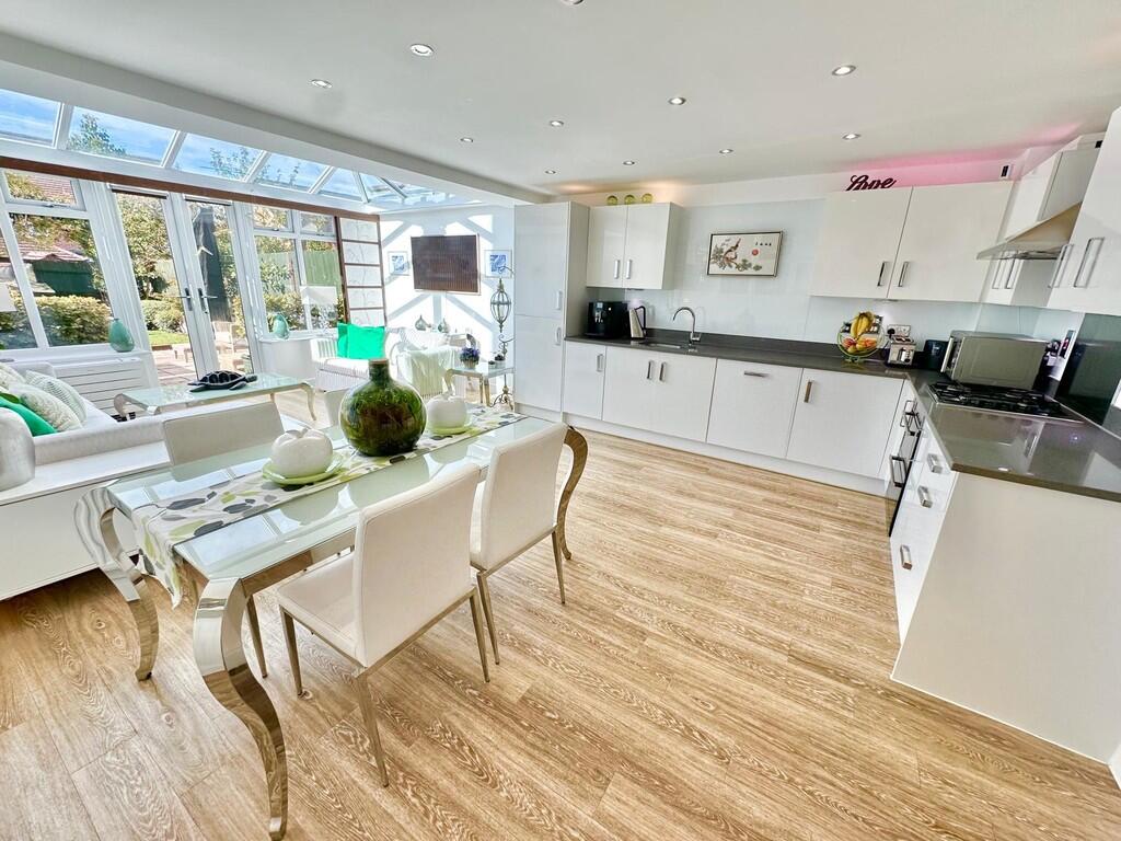 IMG-20250917-WA00...