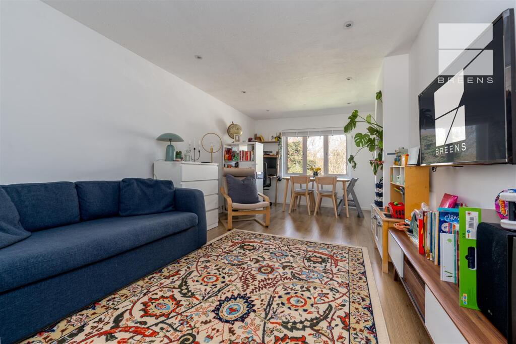 12 Hawthorne Court_0005.jpg