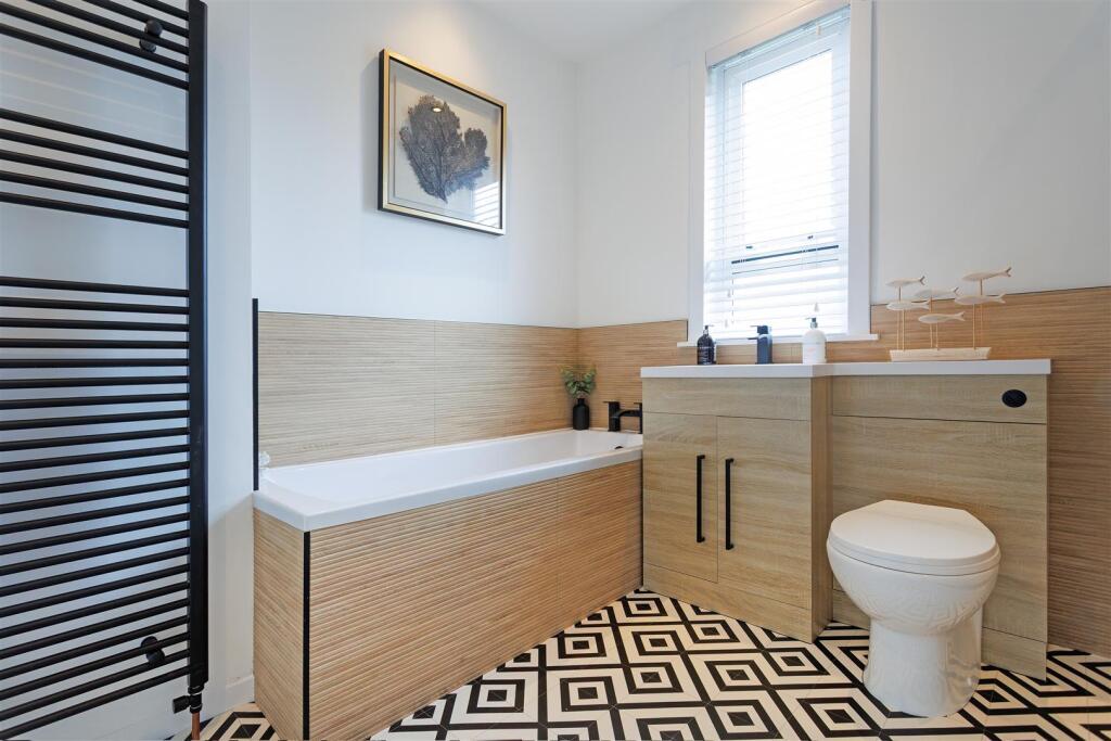 29 Churchill Cres 49.jpg