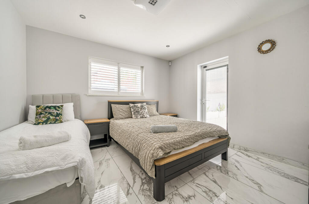 1343170-22-68a897...