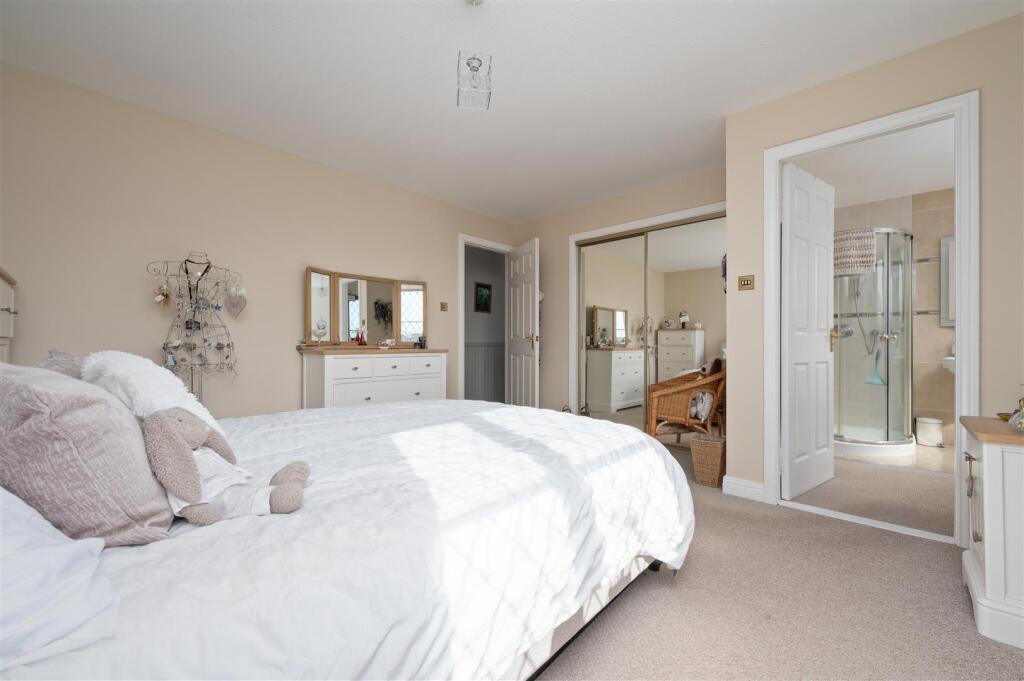 13 Westhall Crescent 020.JPG