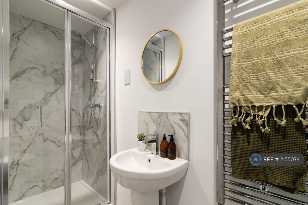 Stylish, Modern Ensuite Shower Rooms