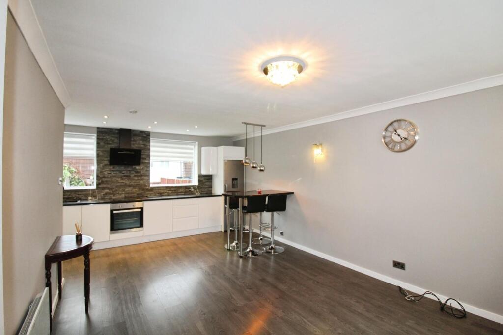 OPEN-PLAN LIVING