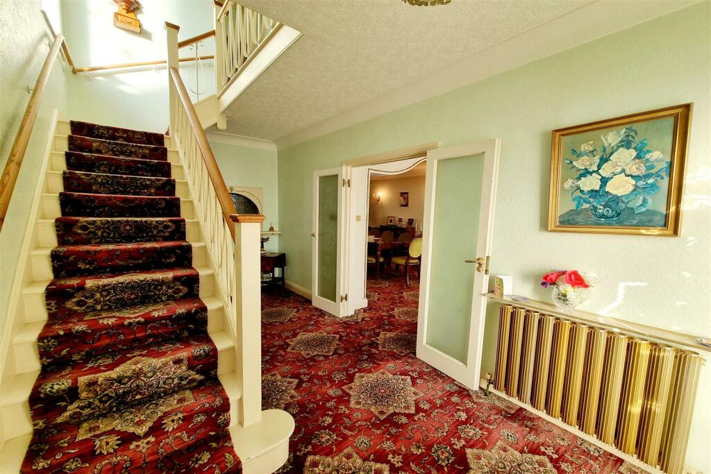 ENTRANCE HALL: PIC. 1