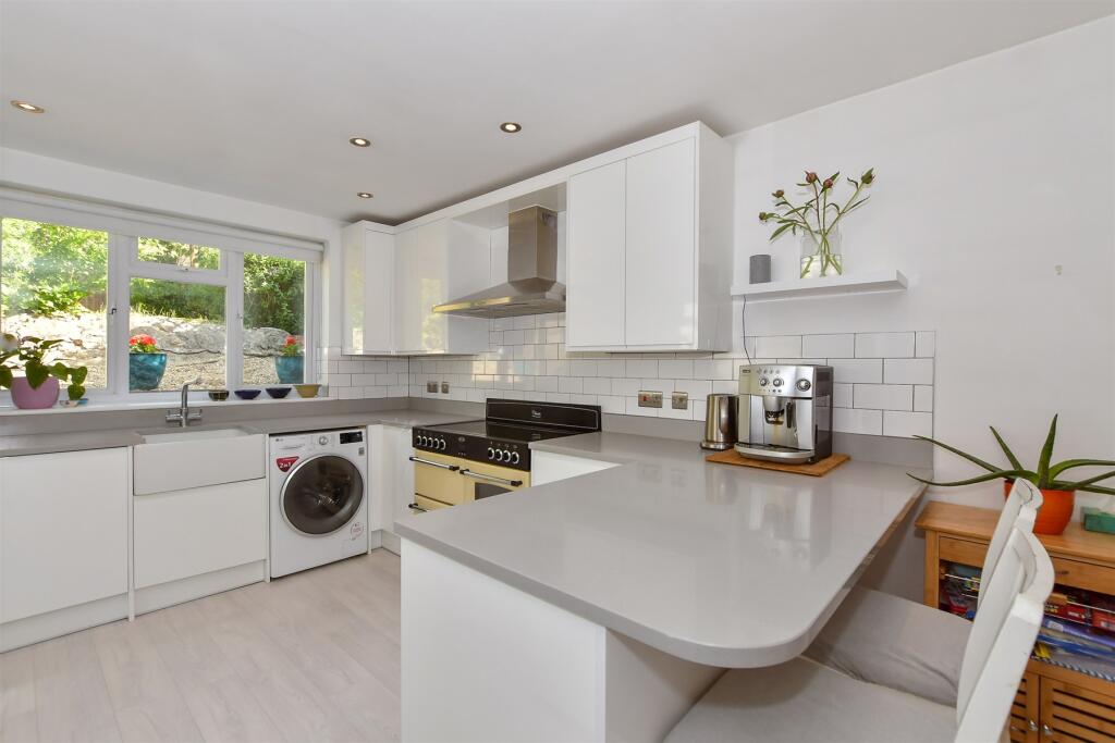 Kitchen/ Breakfast Room
