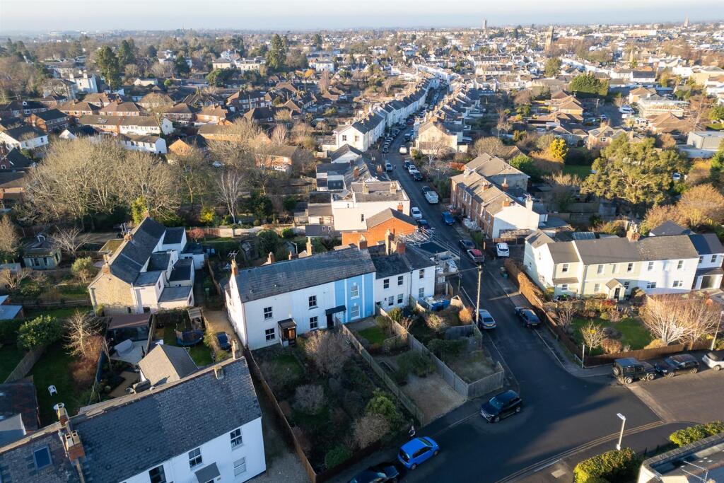 19 Moorend Road, Leckhampton, Cheltenham, Gloucest