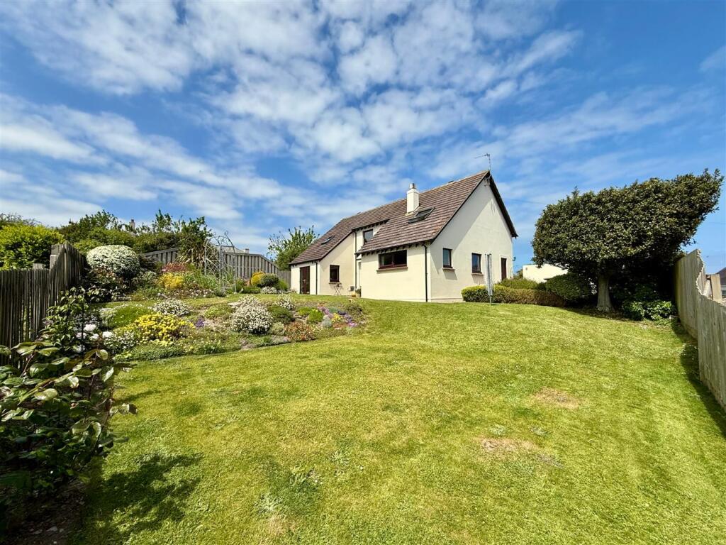 Rear Garden Towards House.JPG