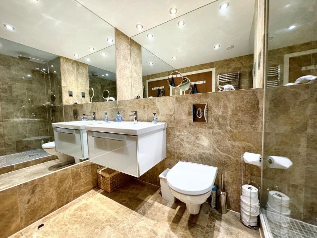 En-Suite 2