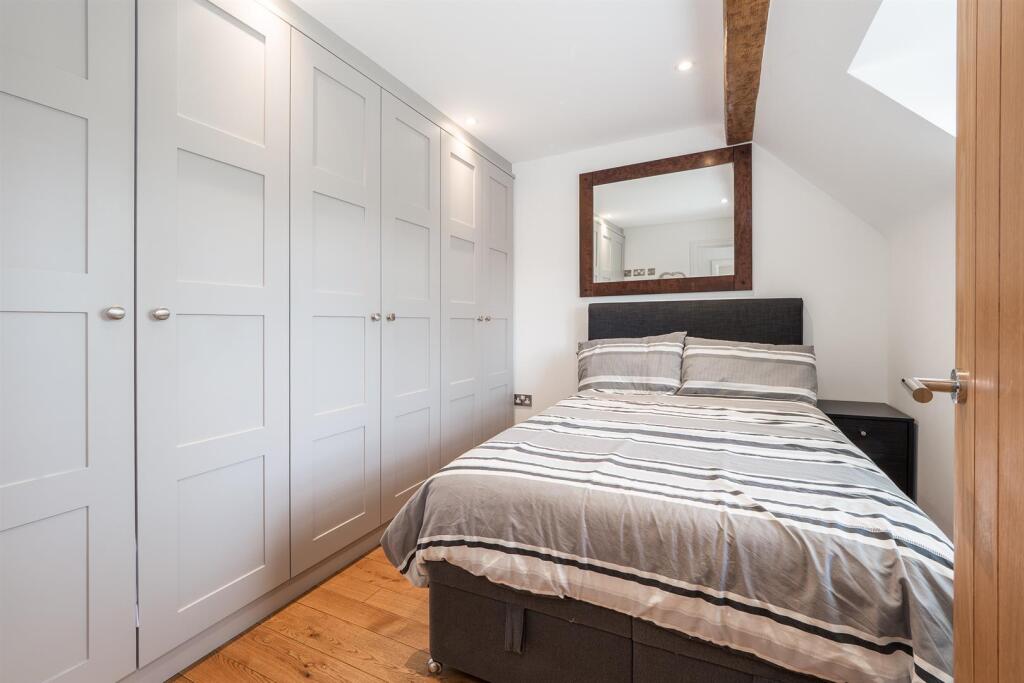 10 Shottery Green-20.jpg