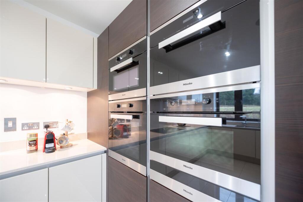 Kitchen             .jpg