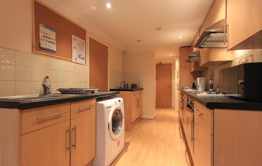 105 Rhymney Street LR (4 of 14).jpg