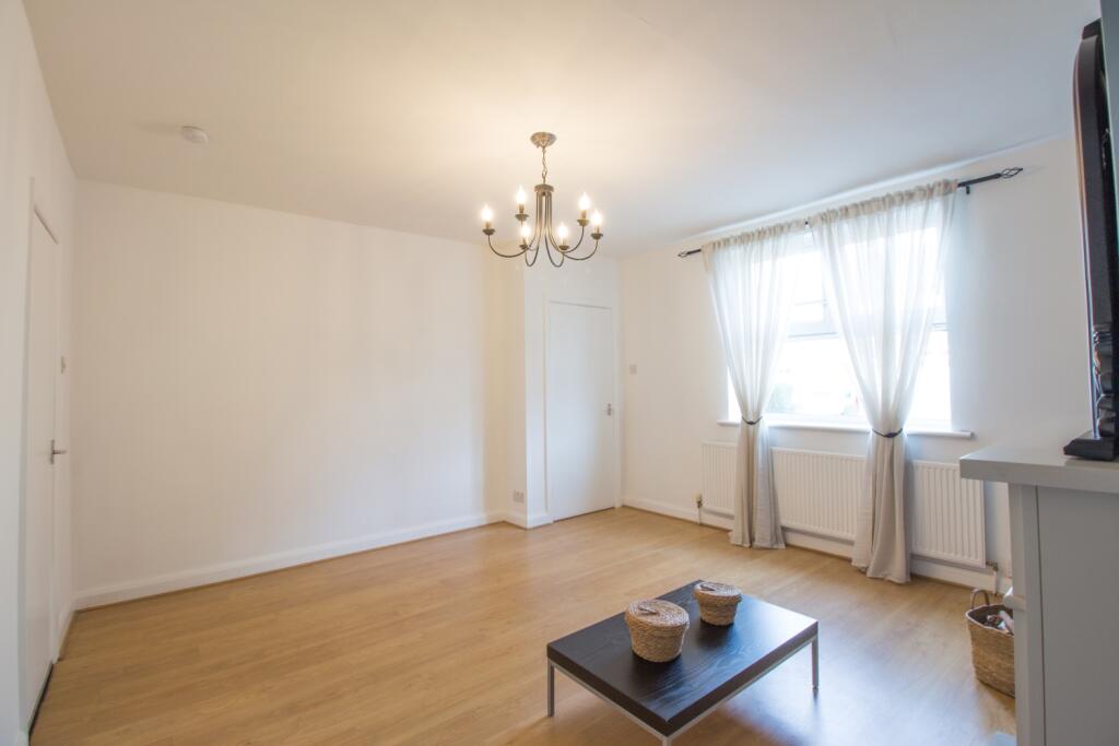Brackenhall Road Adam Hendry EweMove Lounge