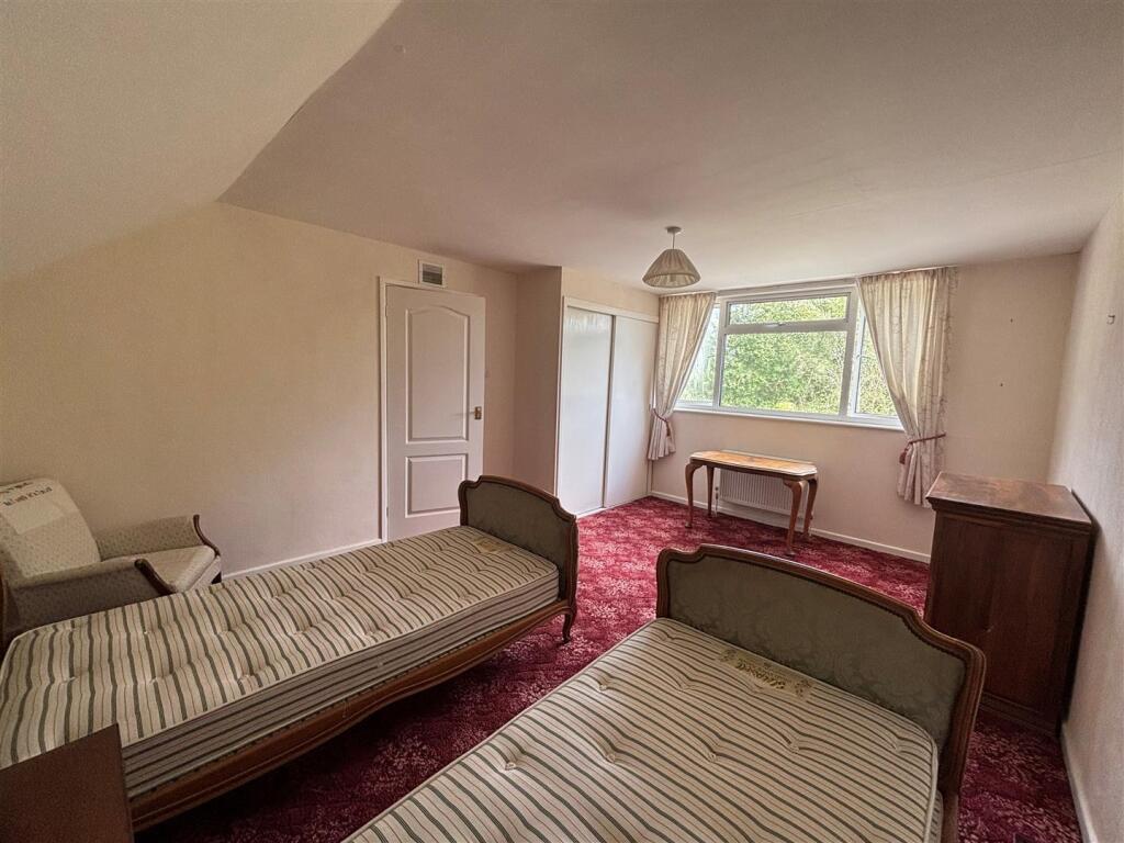 Bedroom 2.jpg